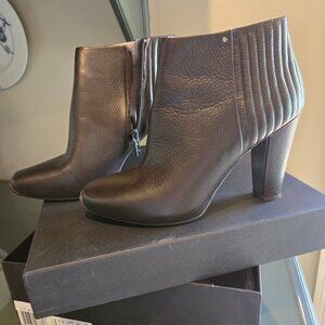Kenneth Cole 925 Booties Size 9, barely worn